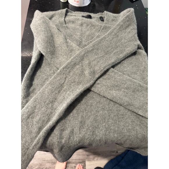 ATM Womens Cashmere V-Neck Pullover Sweater Size Small euc - Picture 7 of 8